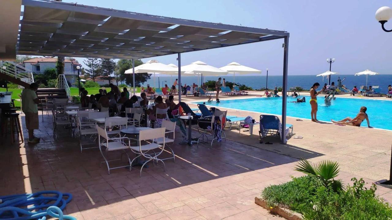 Hotel Limenari Филиатра Екстериор снимка